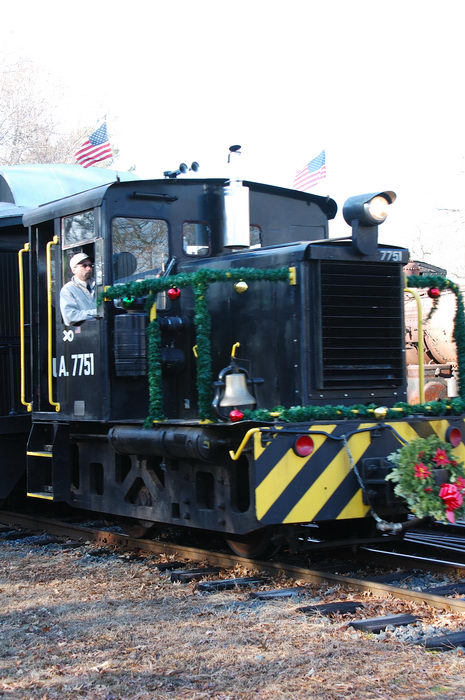 Allaire Village (NJ), Trains