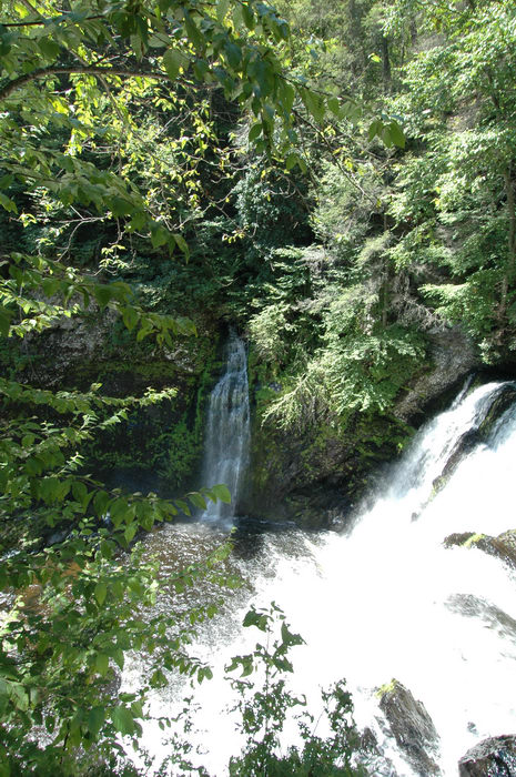 Waterfalls, Moving, Water, Raymondskill, Falls, (LOC00038, SP, PA), Hangin, at, High Point, and, a, waterfall,