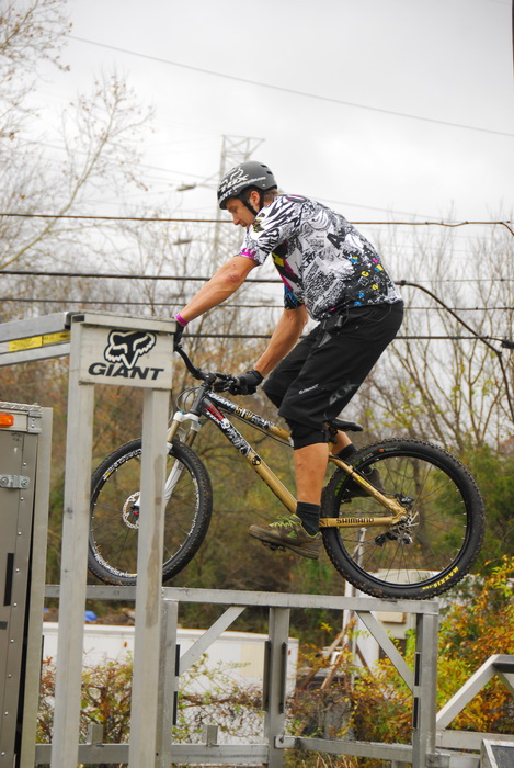 Jeff Lonesky, trials riding, mountain bike, tricks